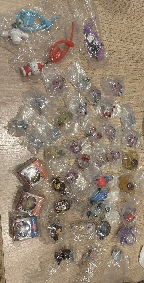 ririnrij2's tweet photo. ガチャガチャシュガーバニー　サンリオ　なかよしさくらんぼスイング　たまごっち　こびとづかん もんちっち　スンスン　めじるしアクセサリー ケロロ　交換

譲 画像のもの
求 買取か交換

基本何でも検討します
お気軽にお声掛けください
郵送希望です https://t.co/GUQZkHbkE5