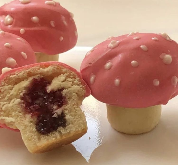 reminiscinbby's tweet photo. whimsical food ˙⋆✮ https://t.co/Bwp330JkCY