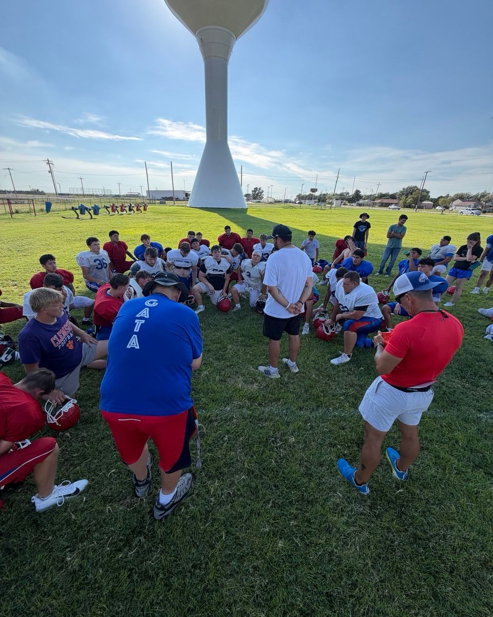 HugotonEaglesFB's tweet photo. “To get something you’ve never had, you have to do something you’ve never done” 

- Denzel Washington 

#GATA #5G https://t.co/O8NIUU1Ks2