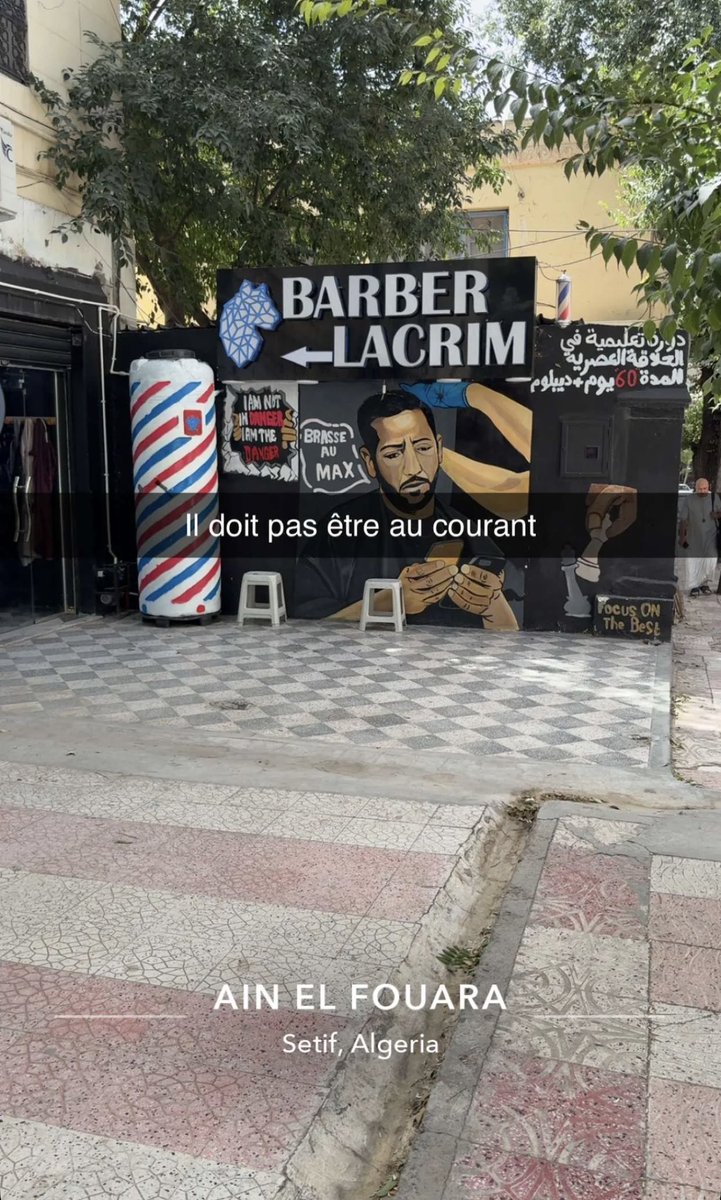 poupouna_s's tweet photo. Pour sa j’aime les algériens wAllah 😂😂😂😂😂😂😂 ils ont crée un barber Lacrim c’est sur il est pas au courant https://t.co/K83elNIuso