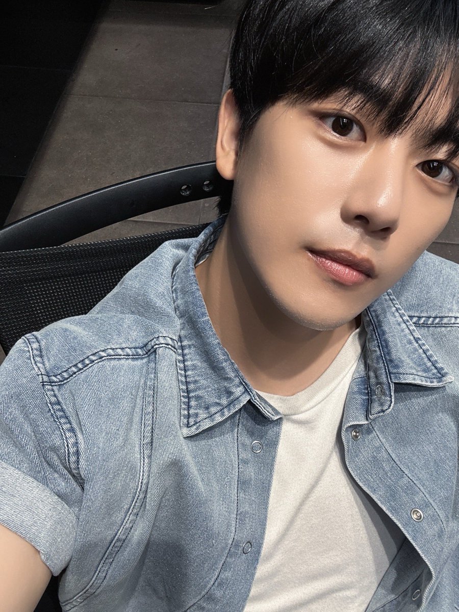 tigerjibeom's tweet photo. 260827 🐯💌

21:40
이따바아 ㅎㅎ 너무 보고싶었엉 !!
See you later ㅎㅎ I missed you so much !!

AHHHH JIBEOM IS SO CUTEEEE SO HANDOSOME https://t.co/NMLS3pJ7Ig