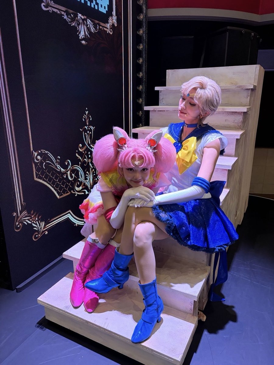 051021marin's tweet photo. #美少女戦士セーラームーン
-Shining Theater Shinagawa Tokyo-

今日もありがとうございました！✨️

お見送りでみんなの笑顔を見るたびに、
楽しいな嬉しいな幸せだなって想いになるよ💗

今日は、はるかさんと⚔️💙💛
最初は真似っ子してたんだけど、
やっぱり甘えてる方が好きなんだ〜(￣∇￣*)ゞ

また明日も劇場で待ってるね💙🩷

#PrettyGuardianSailorMoon 
-Shining Theater Shinagawa Tokyo-

Thank you so much for today! ✨️

Every time I see everyone’s smiles during the send-off,
I feel so happy, grateful, and lucky to be able to share these moments with you all. 💗

Today, with Haruka  ⚔️💙💛
At first, I was trying to copy her pose,
but I guess I really do prefer being spoiled instead~ (￣∇￣*)ゞ

I’ll be waiting for you at the theater again tomorrow! 💙🩷

#prettyguardiansailormoonshiningtheater #shiningtheater #シャイニングシアター