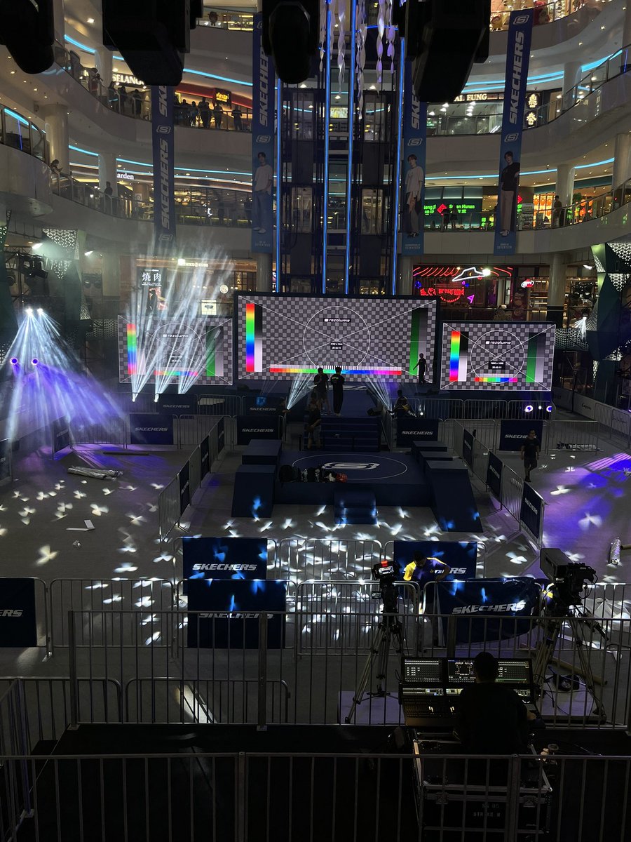 mgyukie's tweet photo. weh siap berlampu 😭😭 MICHEO MICHEO LA DINOOOO https://t.co/D6WlmfKSts