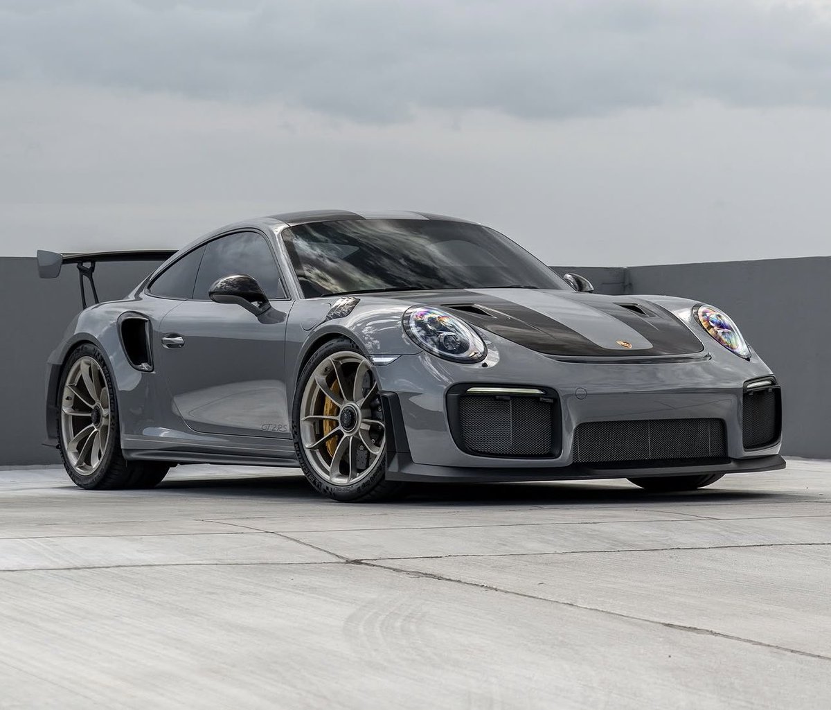 PorscheCIub's tweet photo. Paint-to-Sample Nardo Grey 991 GT2 RS https://t.co/rKQyqEaaJ9