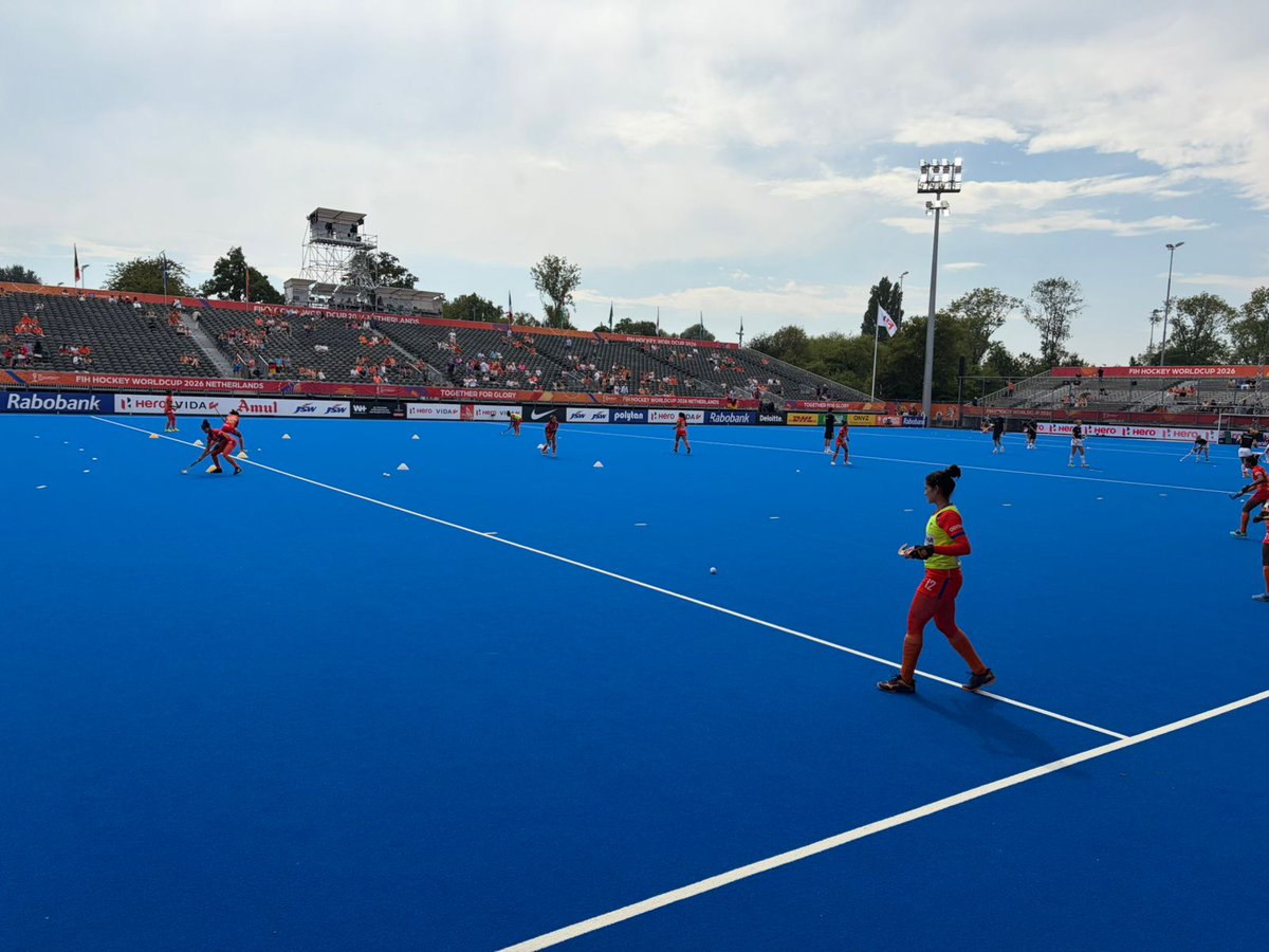 TheHockeyIndia's tweet photo. @sports_odisha @CMO_Odisha @MohanMOdisha @StarSportsIndia @FIH_Hockey @IndiaSports @Media_SAI @asia_hockey 𝐆𝐞𝐭𝐭𝐢𝐧𝐠 𝐥𝐨𝐨𝐬𝐞. 𝐆𝐞𝐭𝐭𝐢𝐧𝐠 𝐥𝐨𝐜𝐤𝐞𝐝 𝐢𝐧. 🔒

The warm-ups are underway in Amstelveen as our women prepare for one final battle at #HWC2026.

India vs Germany. 5th place on the line. Almost time! ⏳

#HockeyIndia #IndiaKaGame #INDvsGER https://t.co/uNqXpLEQLt