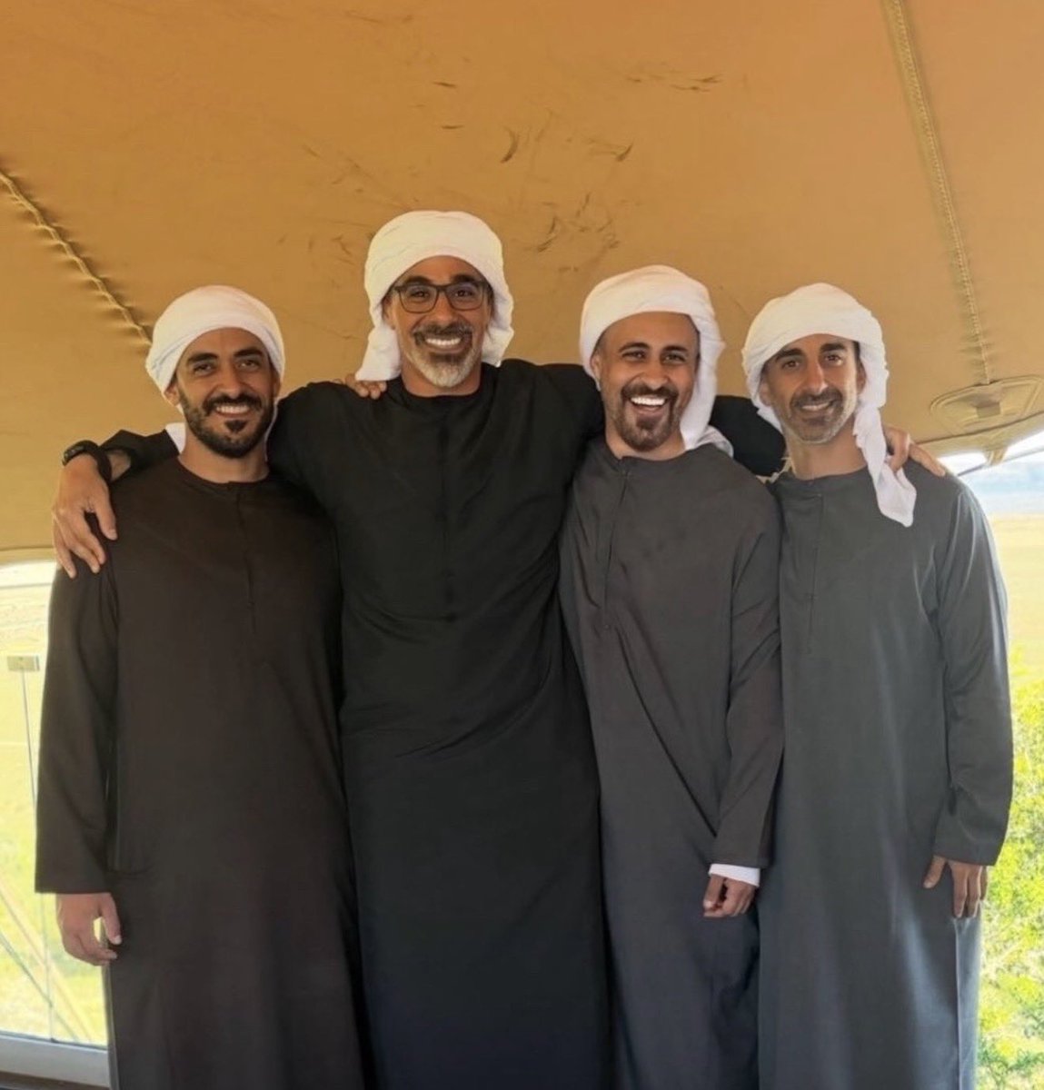 KBM_ALNAHYAN's tweet photo. سمو الشيخ #خالد_بن_محمد_بن_زايد آل نهيان 
وسمو الشيخ ذياب بن محمد بن زايد آل نهيان 
وسمو الشيخ حمدان بن محمد بن زايد آل نهيان 
وسمو الشيخ زايد بن محمد بن زايد آل نهيان
في المقناص https://t.co/wgcsmdKhFy