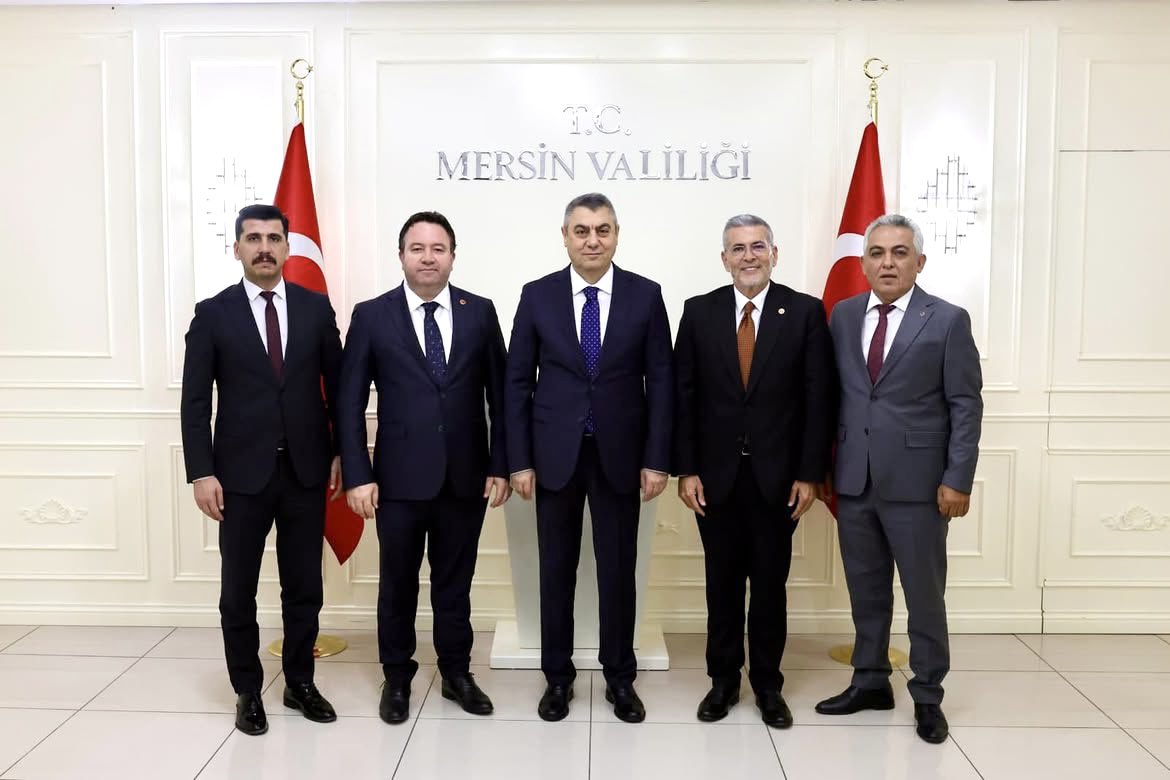 MersinOcak33's tweet photo. Ülkü Ocakları Mersin İl Başkanımız Sn.Ahmet Bebek;MHP Mersin Milletvekilimiz Sn.Levent Uysal , MHP Mersin İl Başkanımız Sn.Ömer Gürsoy ile birlikte, Mersin Valimiz Sn.Atilla Toros’u ziyaret Ettiler. https://t.co/INL3CI0Eey
