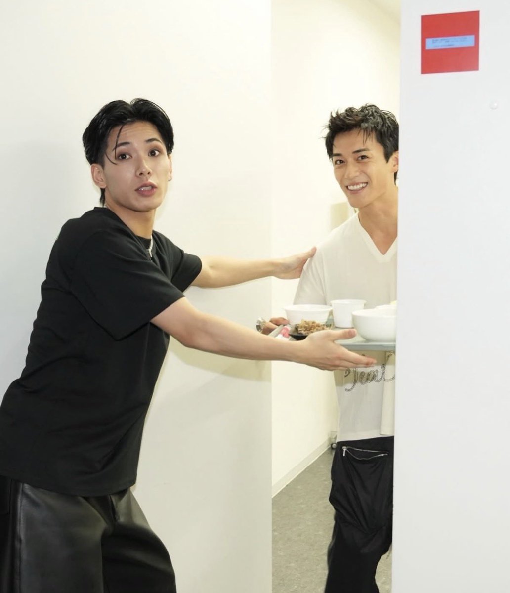 __lunems's tweet photo. 小波津志と砂田将宏はもっと世に見つかるべき存在のイケメンだと思ってるんですけど https://t.co/CrSz1ybqEa