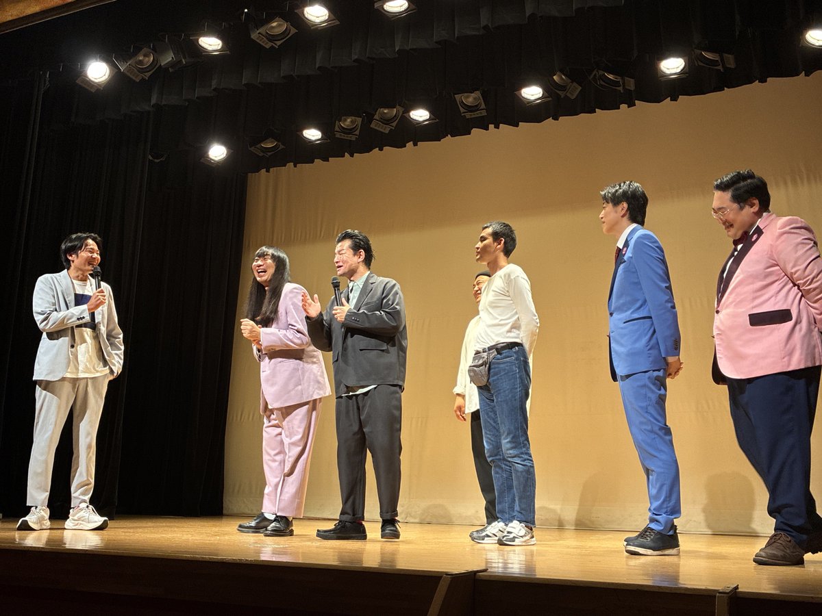 ES___ri__dk's tweet photo. 東京ビタミン寄席

豪華な面々‼️ネタ尺長めでみなさん面白かった😺
Aラインさんのビタミンにちなんだロング掴み（？）最高だった〜！！！！
エンディングではとんたくとの吉田さんの粉瘤を診察するなどしていた👌🏻 https://t.co/s9ykSYZlZc