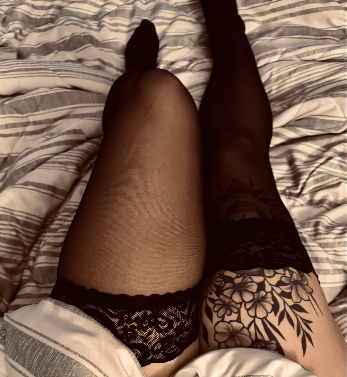 itsjusther030's tweet photo. It’s been such a busy week, I need the weekend to get here. 

But I didn’t forget about thigh Thursday☺️ https://t.co/fWrUTYsBzd