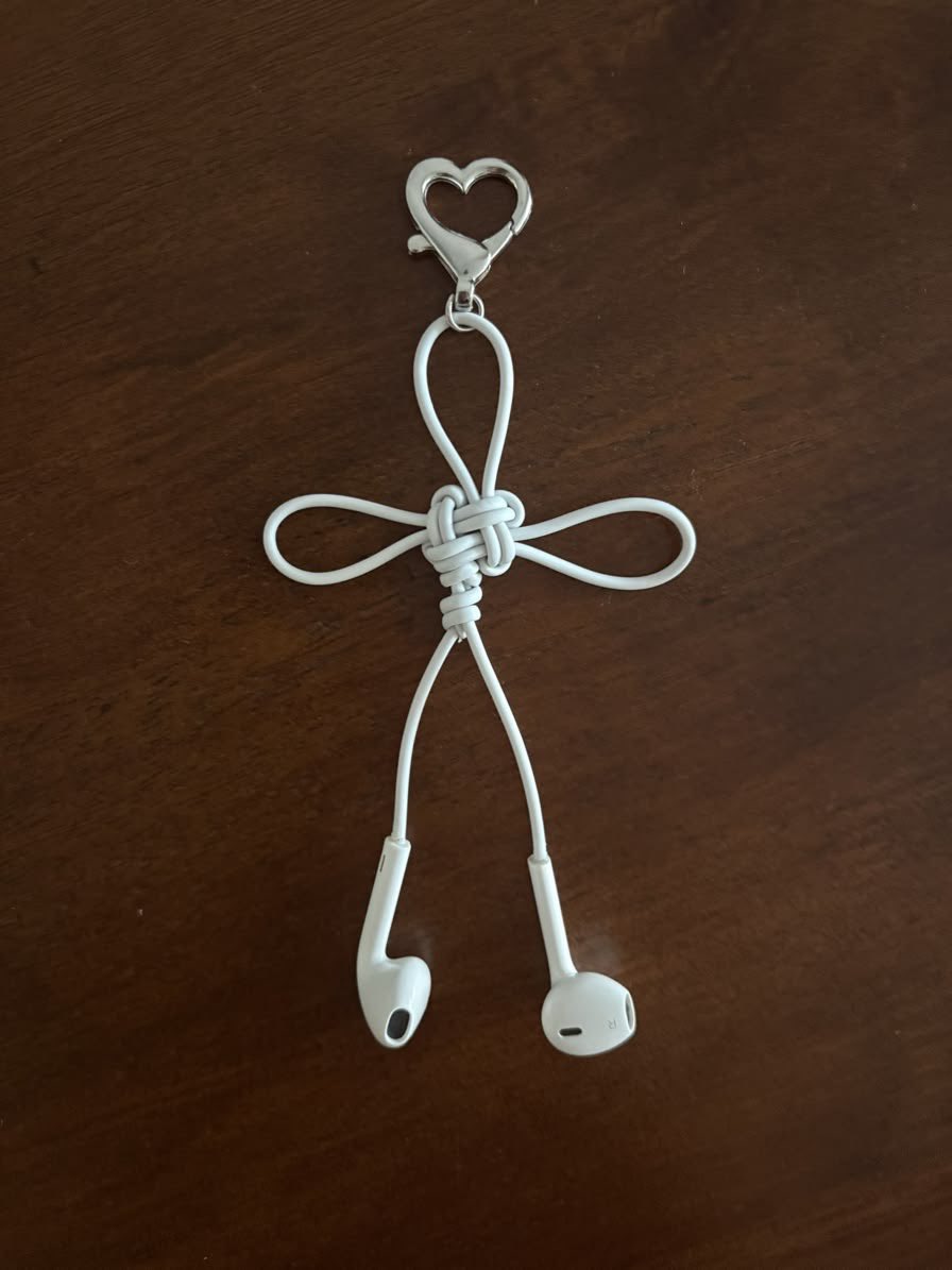 prtygal777's tweet photo. Luck knot earphones https://t.co/8MbT9RjuVr