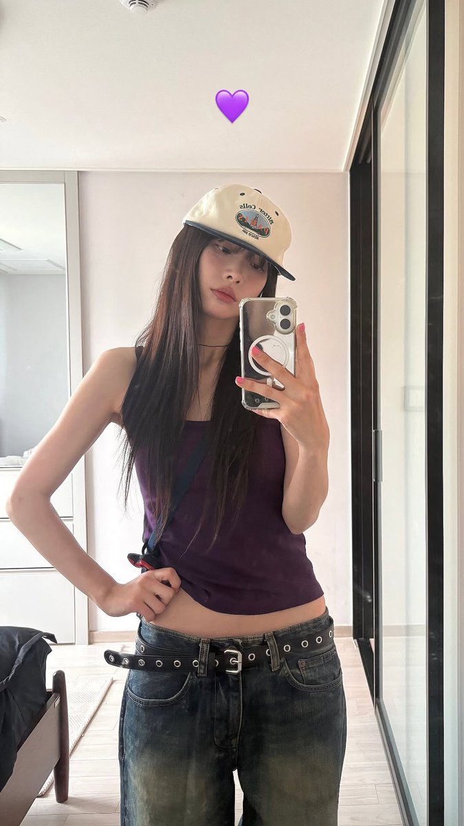 hotpotbona's tweet photo. sexuality? 
○ straight
○ bisexual
○ lesbian
● wjsn unnie line https://t.co/3EDJCwc8Cu