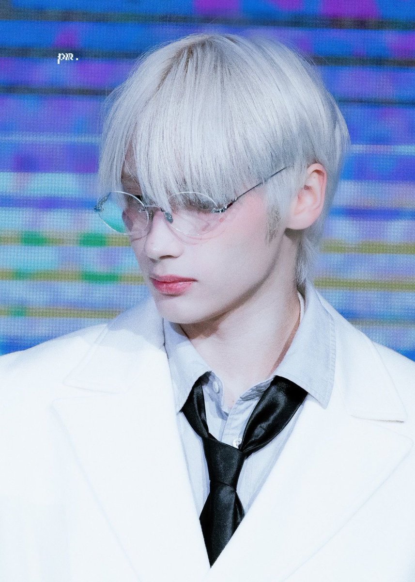 IYEONYEONG_181's tweet photo. 👓 https://t.co/bqU34YoWus