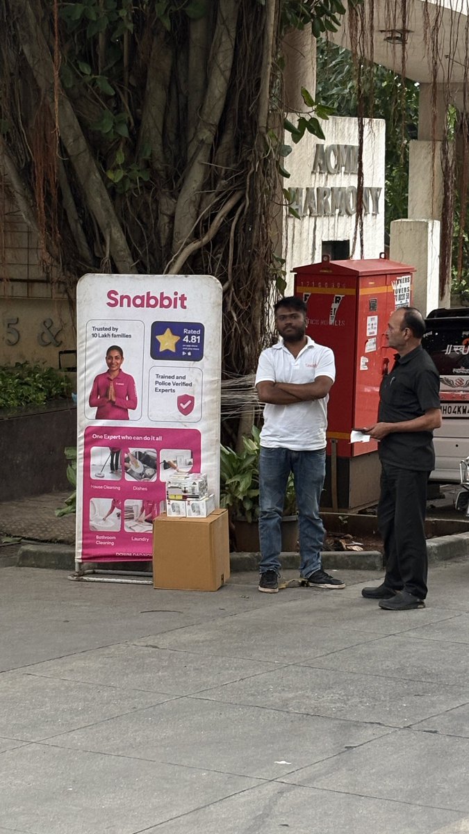 atulk2007's tweet photo. @just_snabbit why is ur person putting this up illegally infront of our  society. @mybmc @mybmcWardKE see this blatant violation https://t.co/8DDniotQXe
