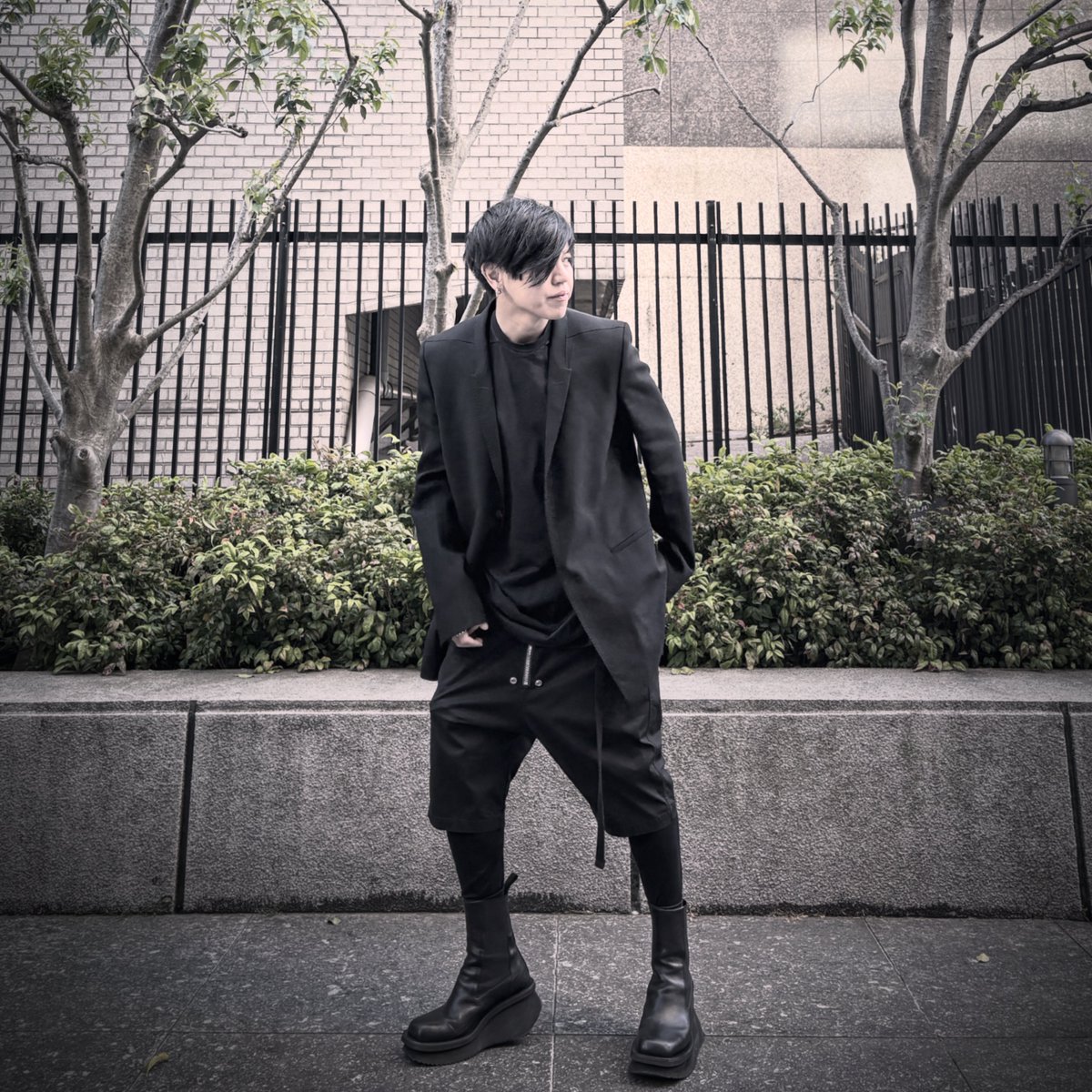theerr6r's tweet photo. 最近の僕。
写真を撮ったことないどころか、
着た覚えのないリックが
クローゼットの中に無限にある。
#RICKOWENS
#リックオウエンス https://t.co/md4dSMOfNB