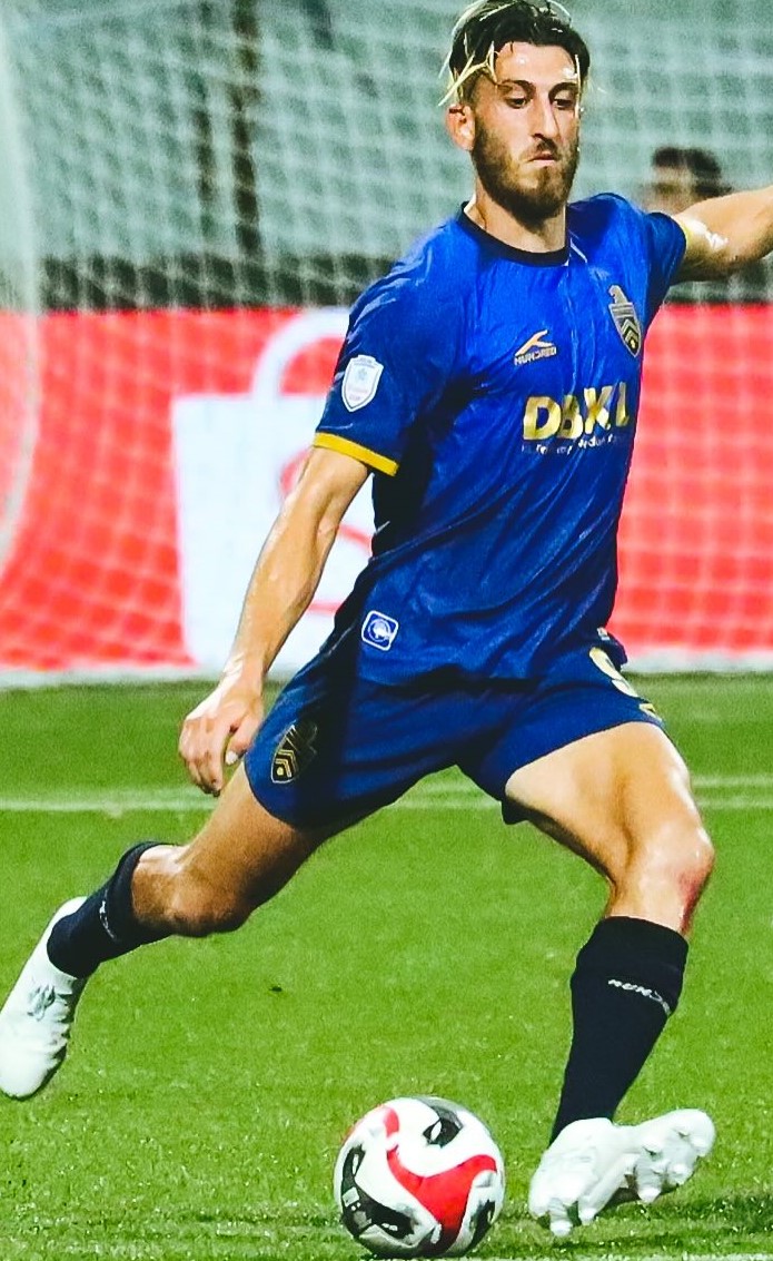 devinder00's tweet photo. Giancarlo Gallifuoco made his 150th appearance for Kuala Lumpur in all competitions since 2021 while captain Paulo Josue achieved his 150th Super League appearance for KL since 2018

#SampaiMatiKualaLumpur https://t.co/jfMFThsDij