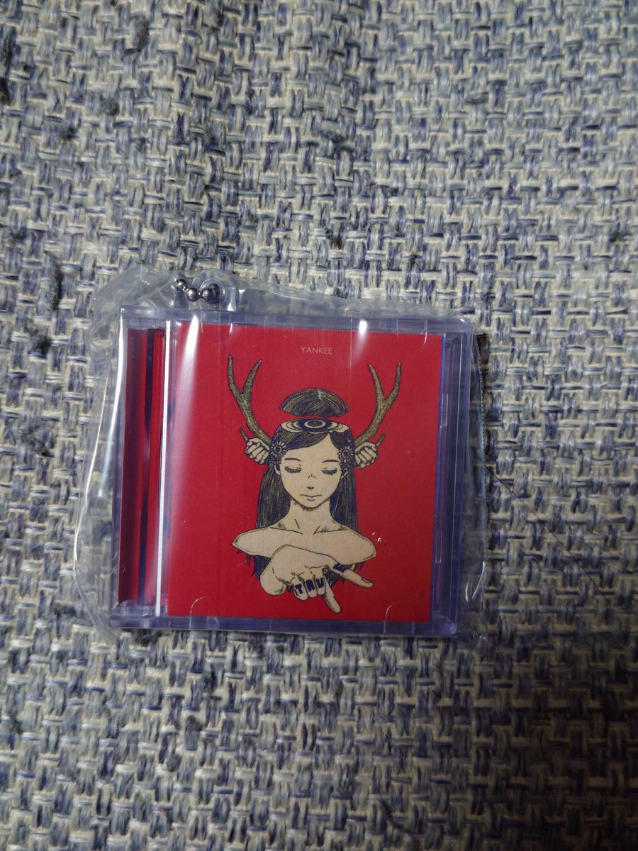 Purple_kmtk_'s tweet photo. @ho9roo 検索より失礼します。
当方YANKEEを所持しております。LOST CORNERとの交換は可能でしょうか。纏めてではなくて申し訳ありません。
ご検討の程、よろしくお願い致します。 https://t.co/QgeqyJx0x2