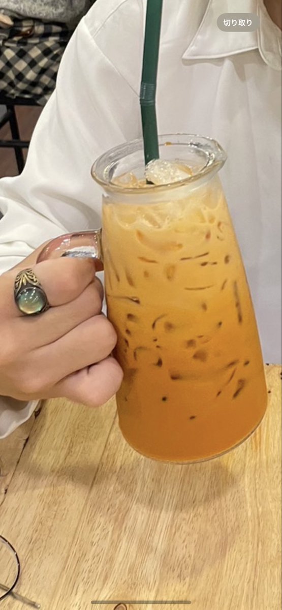 Sweetnagyuu79's tweet photo. タイにいる方々絶対タイティーは飲んでください飛ぶぞまじ
↓ ↓ ↓ちなみにこんな色の飲み物 https://t.co/cZRvW7KYxW