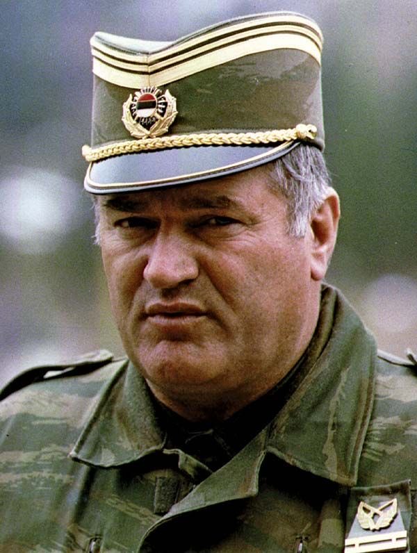 BojanMSavic's tweet photo. Смрт генерала Ратка Младића пробудила је много емоција и сјећања међу српским народом, посебно на вријеме у којем се стварала и бранила Република Српска.

За наш народ Ратко Младић био је и остао командант Војске Републике Српске, херој српског народа и један од људи чије је име нераскидиво везано за одбрану Републике Српске у њеним најтежим временима.

О њему ће свако говорити из свог угла, али нама нико не може одузети право да памтимо своју историју, своје јунаке и људе који су били на челу Војске Републике Српске.

Породици генерала Младића упућујем искрено саучешће.

Почивајте у миру, генерале.
