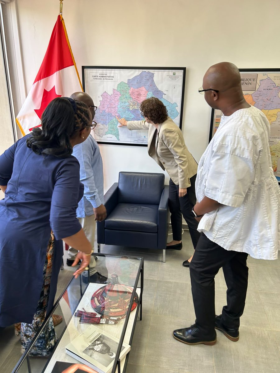 AmbCanBFA's tweet photo. Ambassadrice Guthrie a reçu la visite du Coordonnateur résident de @onubf, @NTikum. Un réel plaisir de lui souhaiter la bienvenue et un bon mandat au #BurkinaFaso. Des échanges enrichissants sur les défis &amp; les efforts convergents en faveur d'un développement durable et inclusif. https://t.co/ROvVidCLj4