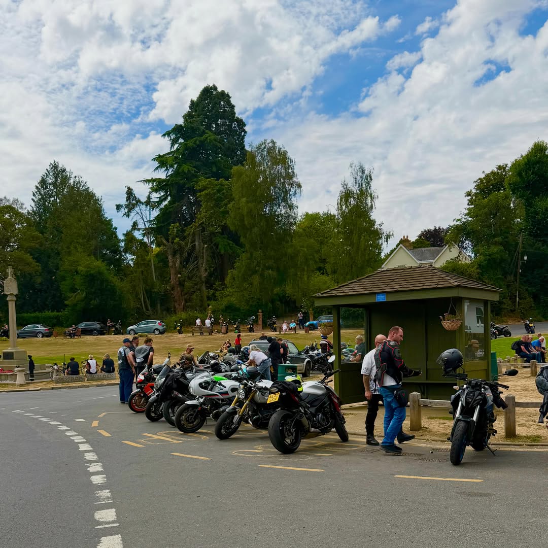 ElbertMino1a's tweet photo. Finchie is busy today. What a superb cross-country route to get here. https://t.co/rTBl8SHWlq