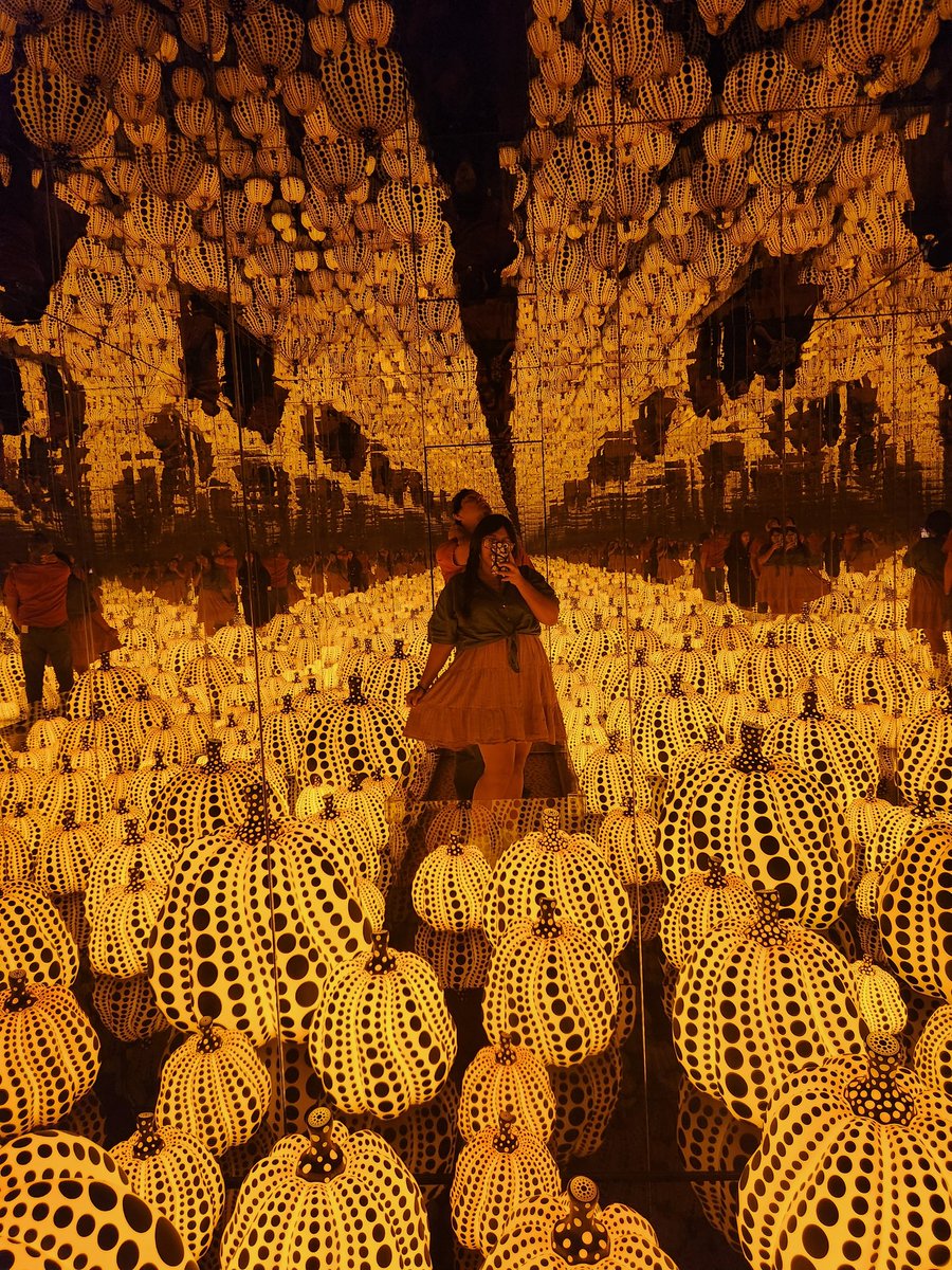 keylpz123's tweet photo. Murió Yayoi Kusama 🥺 https://t.co/vK45Ktv7it