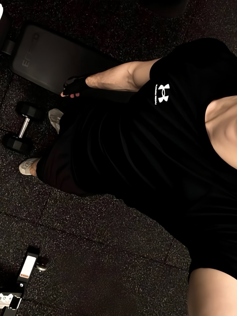 layxzhang's tweet photo. ⠀ ⠀ ⠀ ⠀
time to hit the gym.
 ⠀ ⠀ ⠀ ⠀ https://t.co/PZG65mu9ej