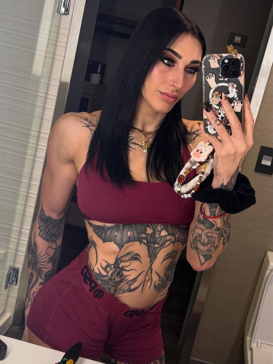 TiffyTime97's tweet photo. You love how strong daddy is. You love how powerful daddy is. It makes you so weak. 

Daddy is going to crush you if you don't bow down and worship me as I deserve. https://t.co/pCf05Bdj2k