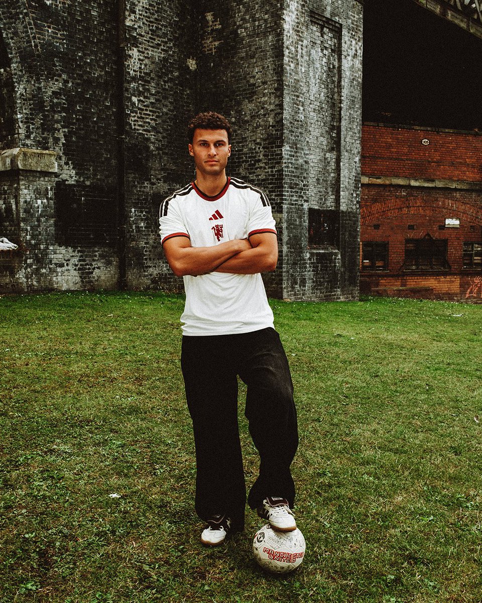 ManUtd's tweet photo. Exploring 0161 ◻️🧱