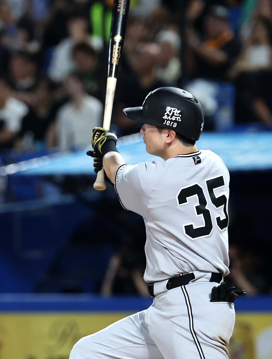 TokyoGiants's tweet photo. 【一軍】巨人 9-2 ヤクルト

初回に #ダルベック 選手の2点本塁打、#鈴木大和 選手のプロ初安打となる2点適時打など、打者一巡の猛攻で6点先制👏
#泉口友汰 選手は4安打1打点の活躍👍
先発の #マタ 投手は7回途中1失点で今季2勝目👍
https://t.co/uKYOerAffW https://t.co/2SicTviFan