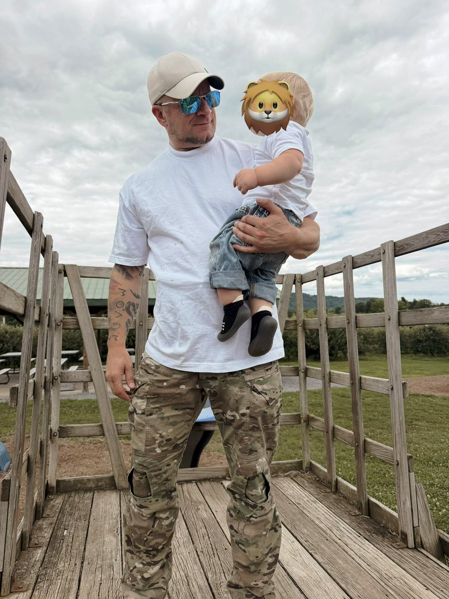 philthatremains's tweet photo. i’m not puttin his face up but you can just imagine the Gerber baby’s face and that’s him. being a dad really is all it’s cracked up to be. https://t.co/dzy4NT4te9
