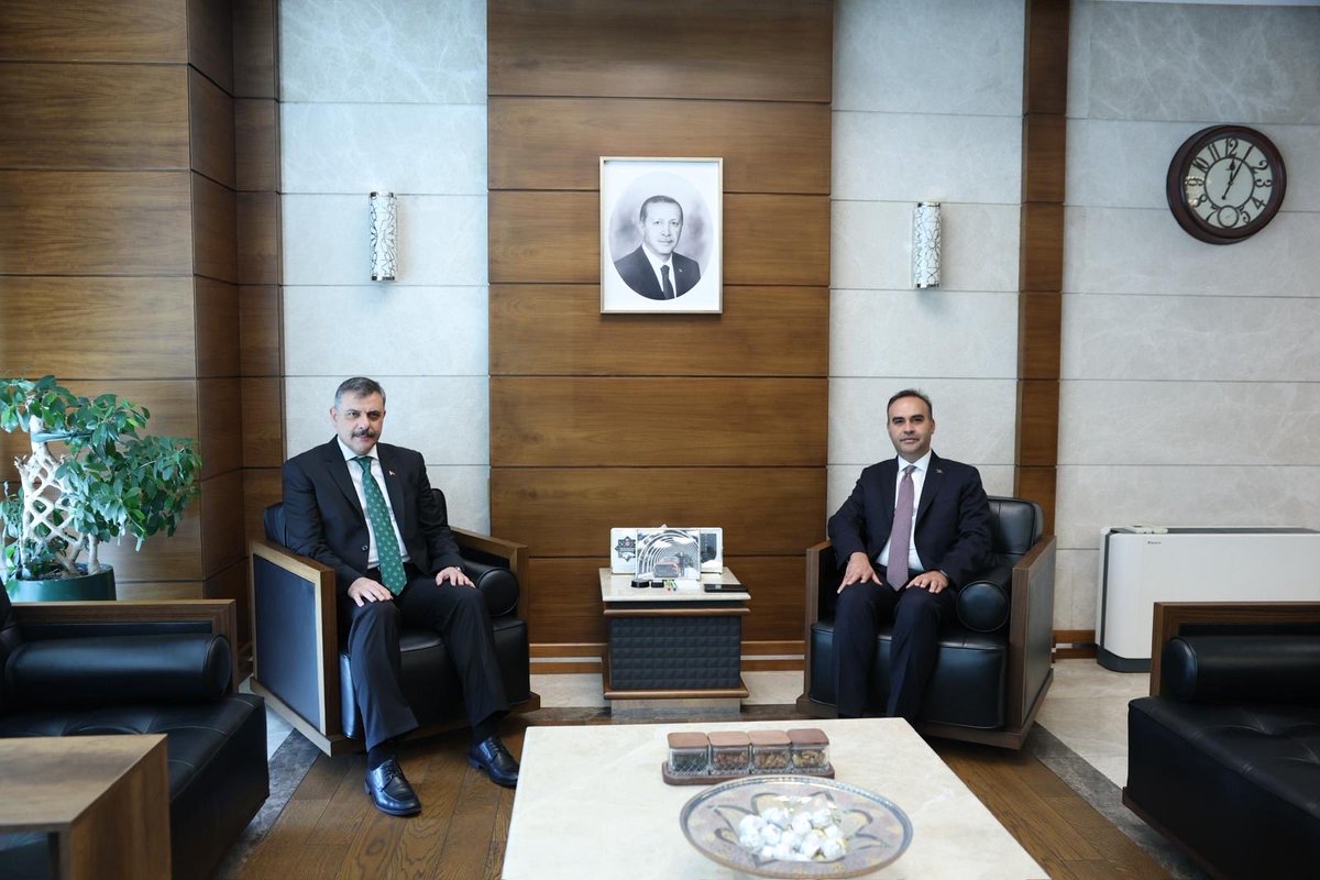 mustafaciftcitr's tweet photo. Sanayi ve Teknoloji Bakanımız Sayın Mehmet Fatih Kacır ile bir araya geldik.
Bakanlıklarımız arasındaki ortak çalışma alanları ve yeni dönem projelerimiz üzerine istişarelerde bulunduk. Türkiye Yüzyılı vizyonuyla omuz omuza çalışmaya devam edeceğiz. Misafirperverlikleri için Sayın Bakanımıza teşekkür ediyorum.