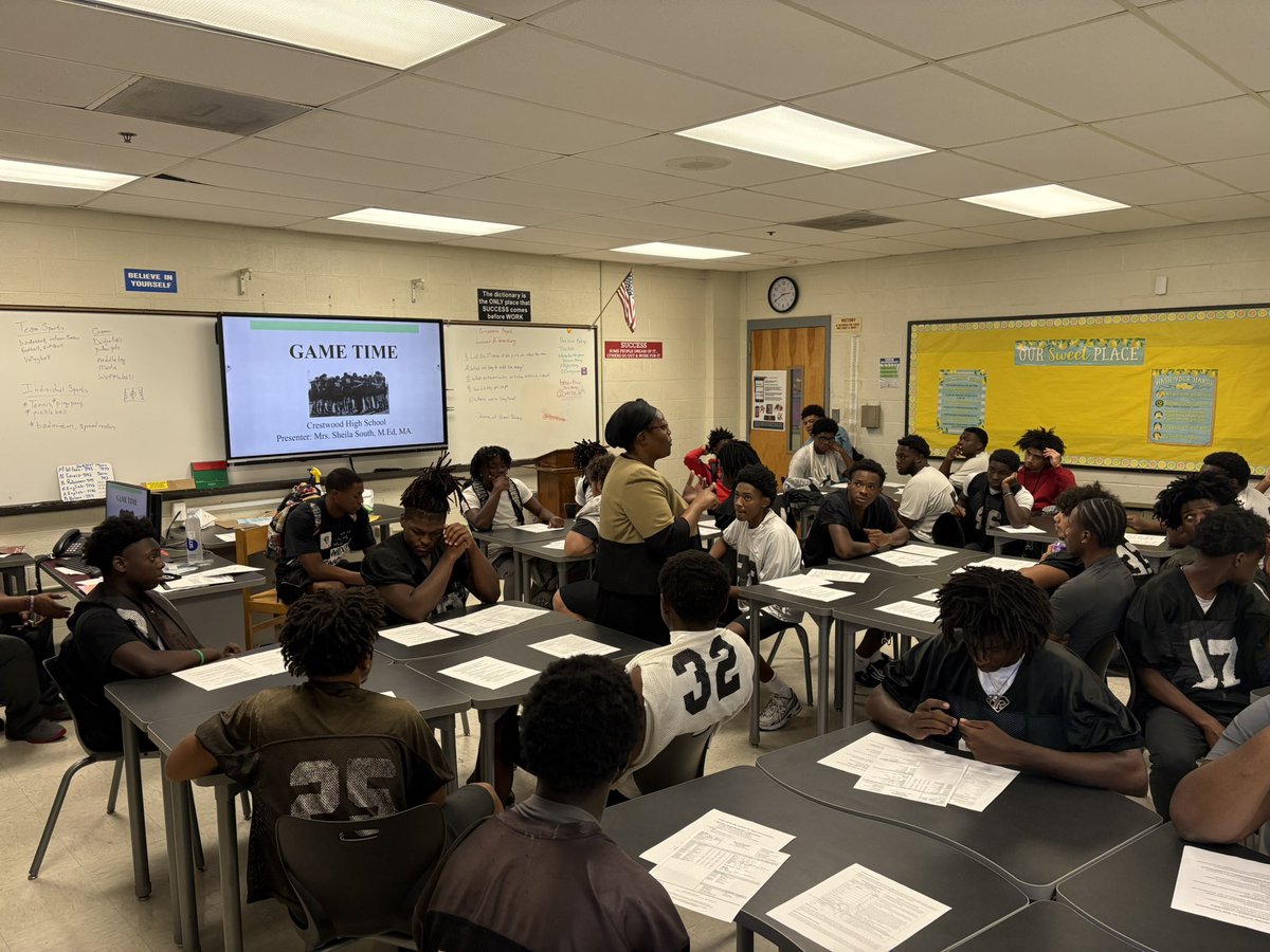 CwoodFootball96's tweet photo. We would like to thank our Guidance Department for hosting our Academic Planning Workshop with our guys. We are all in on building both the Student and the Athlete in each kid. #ShieldsUP #TheKnightWay 🛡️⚔️ https://t.co/stjF9xdwgW