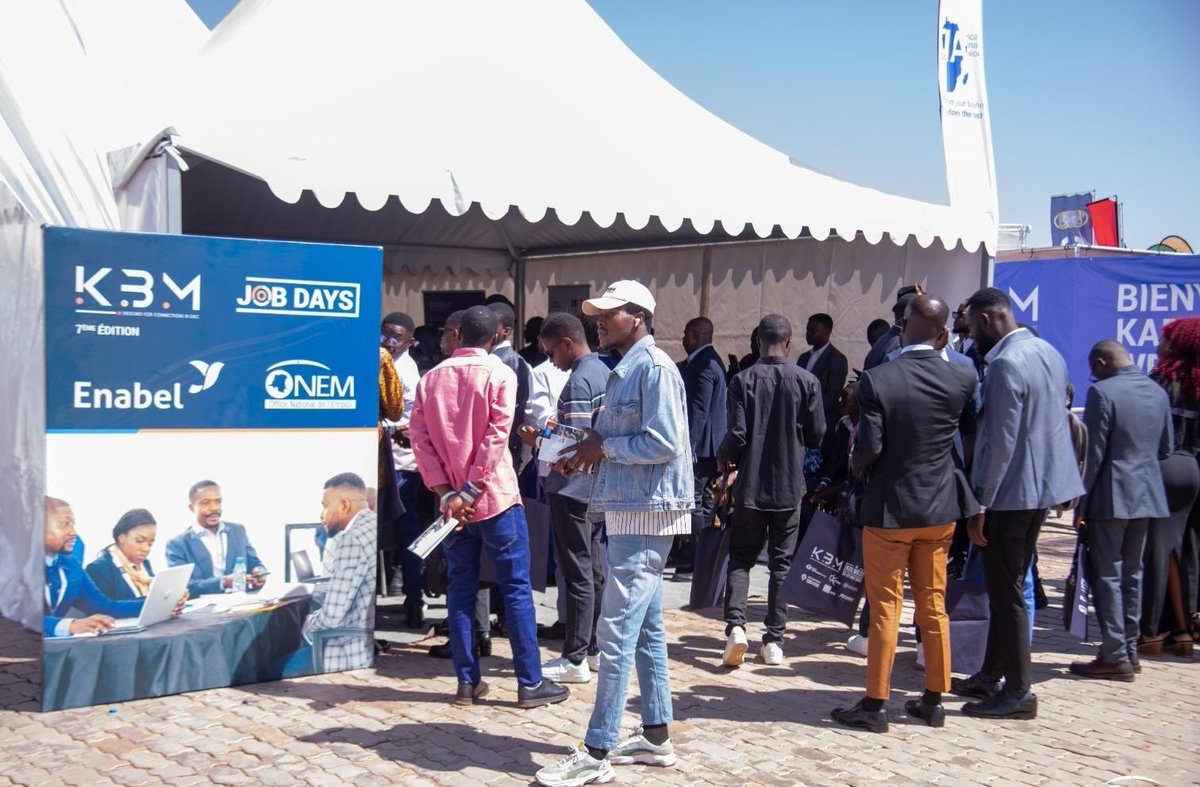 Enabel_en_RDC's tweet photo. 🥾Sur le terrain 🥾
Dans le #GrandKatanga, nous accompagnons la dynamique de développement du secteur privé en mettant l’accent sur l’employabilité, l’entrepreneuriat et le renforcement des PME, notamment à travers le projet #CAPinvest.
Du #KatangaBusinessMeeting à la #DRCMiningWeek, les échanges avec les jeunes, les entreprises, les recruteurs et les investisseurs permettent d’identifier des leviers pour mieux connecter les compétences aux besoins du marché et transformer les opportunités économiques en emplois et en croissance locale.
Cette dynamique contribue à renforcer un écosystème entrepreneurial plus structuré et inclusif, notamment autour des opportunités liées au #CorridorDeLobito.
#ActForImpact #CAPinvest #CorridorDeLobito @Enabel_Belgium