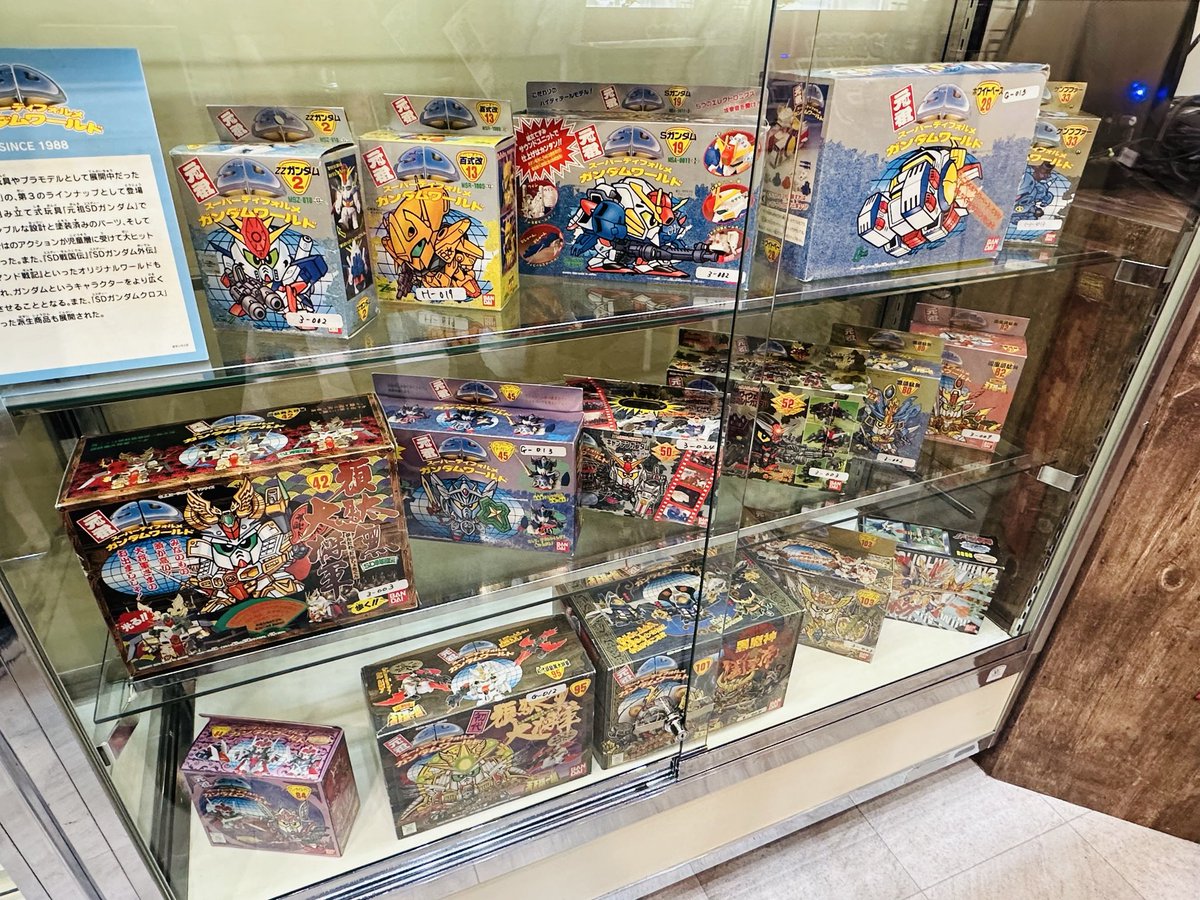 robo1954's tweet photo. 「これ全部復刻するんですよね！？」

「いやいやいや焦！」

…というやりとりが発生。

#東京おもちゃショー2026 https://t.co/ERnNs4BdQA