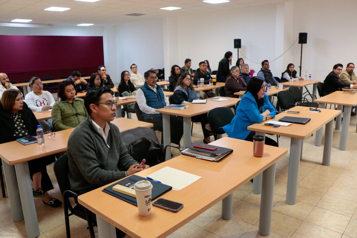 Probosque_'s tweet photo. La capacitación estuvo a cargo de la Dirección de Políticas y Seguimiento de Sistemas en Contrataciones y la Subdirección de Seguimiento de Sistemas en Contrataciones de la Secretaría de la @ContraloriaGEM. #ElPoderDeServir https://t.co/lfrgmtK19I