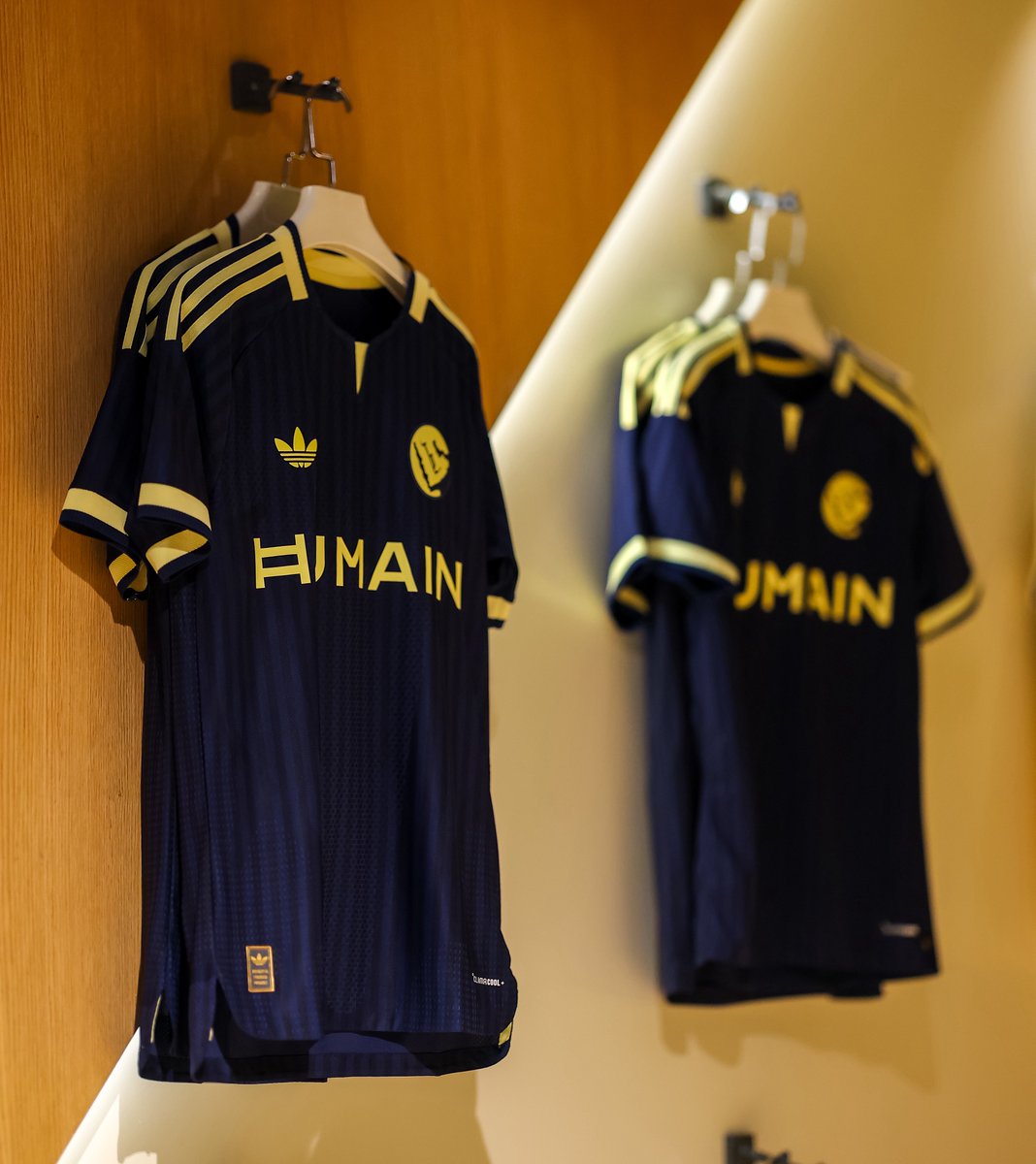 AlNassrFC_EN's tweet photo. Made for the Knights. Now yours to wear 🤩
Shop the First Team kit collection at Nassr stores in Al Ghadir and U Walk Riyadh, or online: 
https://t.co/NpmpZger12 💛 https://t.co/pPwlIG4ElH