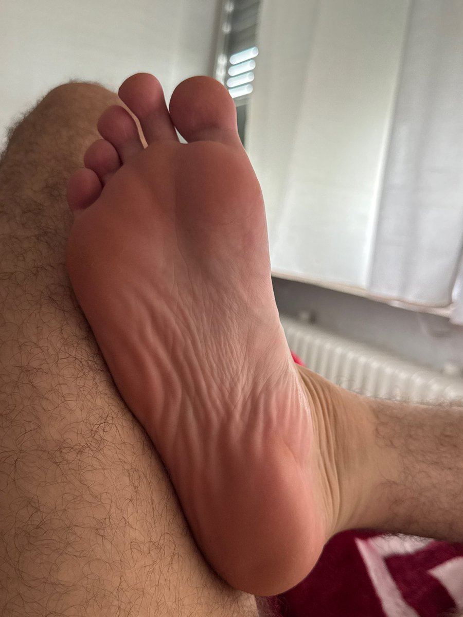DOM_Master_GER's tweet photo. Dieser Duft der nach einem langen Tag mit 15k Schritten bei 32 grad Hitze entsteht - unbeschreiblich.. muss man einfach riechen ����🔥🔥 https://t.co/vQqm2S3nxH