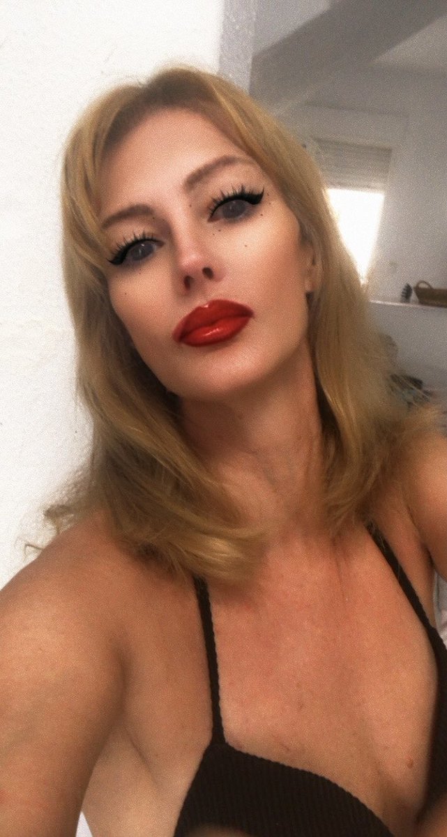 DaintyToes4eva's tweet photo. 💕Worship me through your wallet … send 💰💵💰💵and DM. 👸 👑 💕🎀👠💞 https://t.co/HNjJzpOsx5