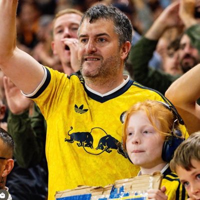 LUFC_AA1919's tweet photo. Official club photos from Forest Away ๐ก๐ตโช๏ธ๐ #NewProfilePic #LUFC #MOT #ALAW https://t.co/6oKcIfSOHV