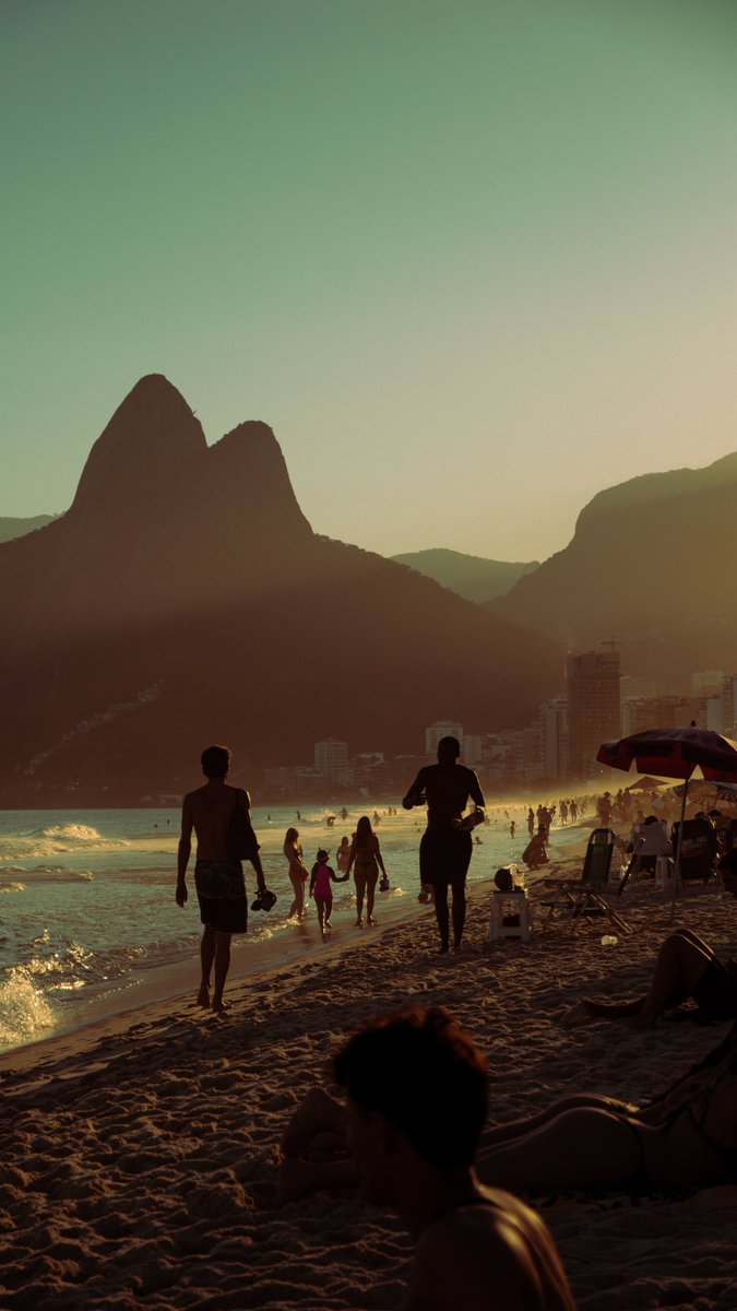 RoddriB's tweet photo. Rio de Janeiro veinte veintiseis https://t.co/GXMYAQscTg
