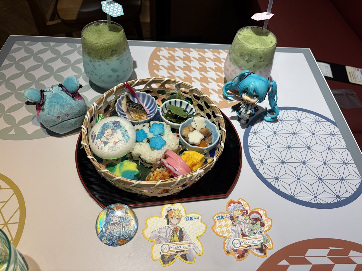 MJAKEM1's tweet photo. 初音的联动cafe https://t.co/1Rzz9Mrg8l
