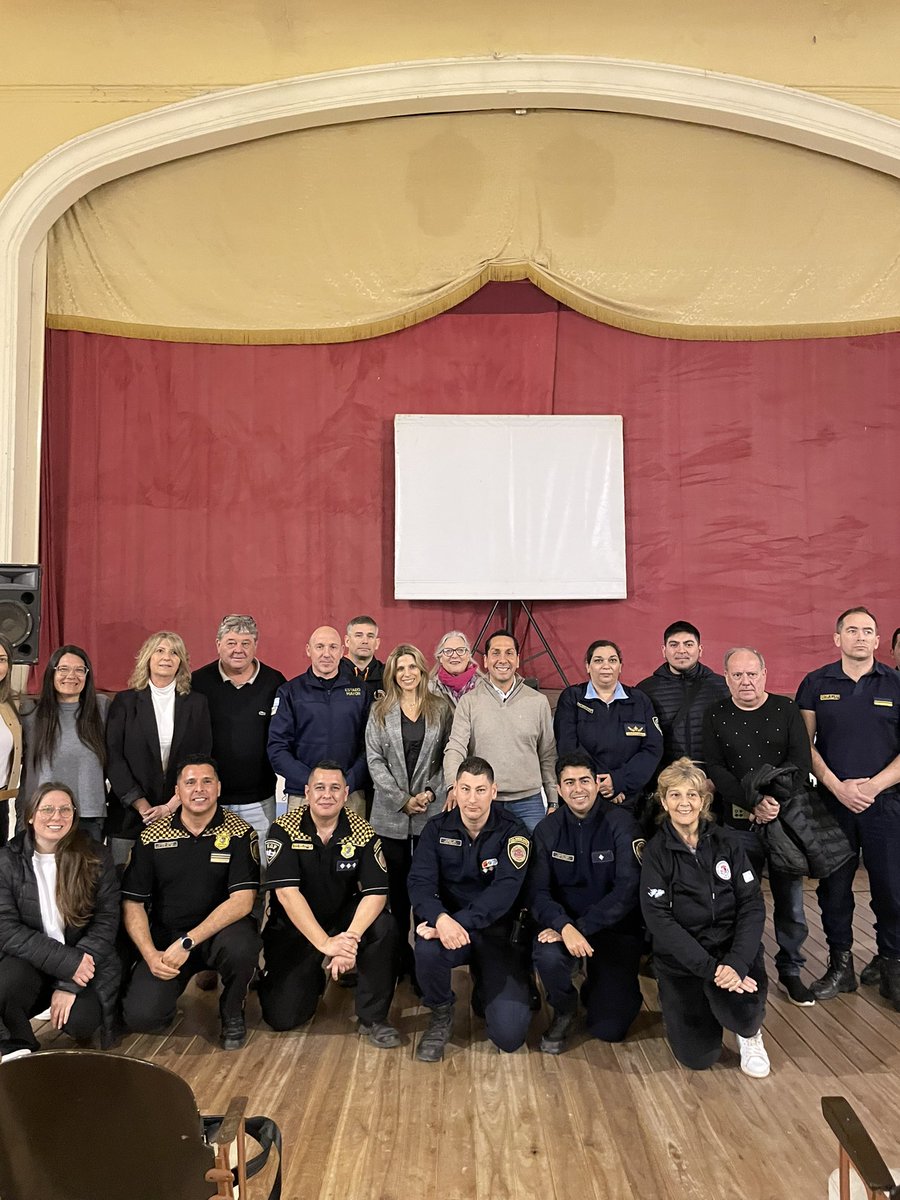LauraPedernera_'s tweet photo. Vivimos una jornada de capacitaciones en Cruz Alta que reunió a cada generación.

Porque aprender a cuidarnos en la vía pública, es aprender a cuidar la vida de quienes más queremos. https://t.co/C2opquoh08