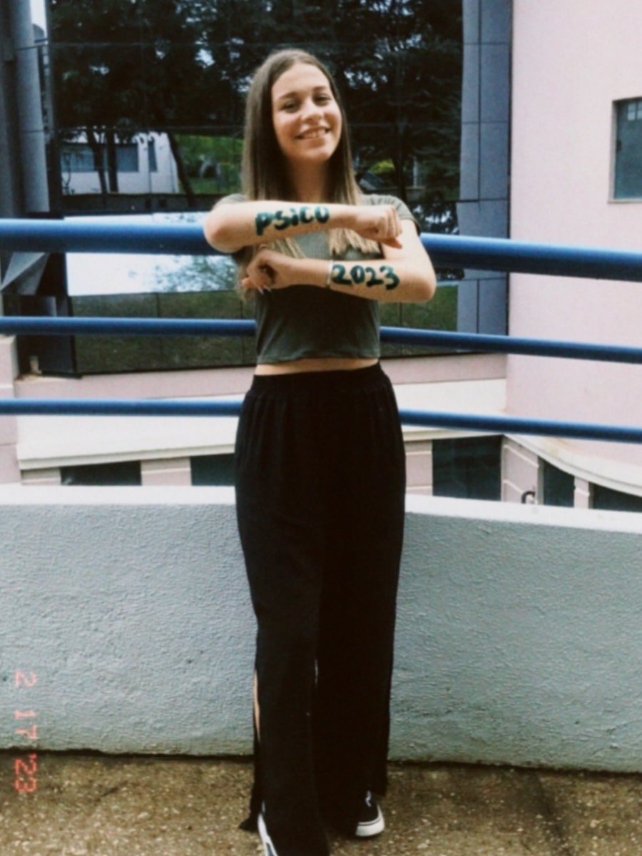 eternools_'s tweet photo. Hoje, dia 27 de agosto comemoro o Dia do Psicólogo pela penúltima vez como estudante, com o coração cheio de gratidão por tudo que vivi até aqui, e principalmente por essa profissão que me encanta cada vez mais nos detalhes. 🧠🧩❤️ https://t.co/a6VNwZMhpk