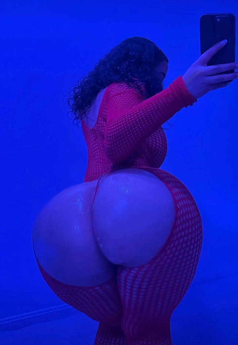 velynhub's tweet photo. Is it too much ass? https://t.co/9sJ9DKCUNs
