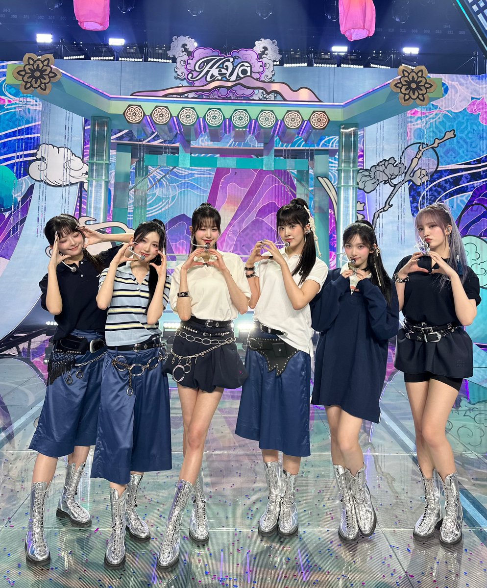 oasispct's tweet photo. 𝚃oday we are ready to 𝕚ntroduce ourselves 𝕚n the #d𝕚ɑmo͞ndꕀ𝕔lub 🪩♡ así que esperen a vernos, porque traemos nuestro little 𝕥rack solo para ustedes ¡! además de vernos bien bonitas y presentables 𝕥hanks to our pretty ceos. https://t.co/6IZir23EWu
