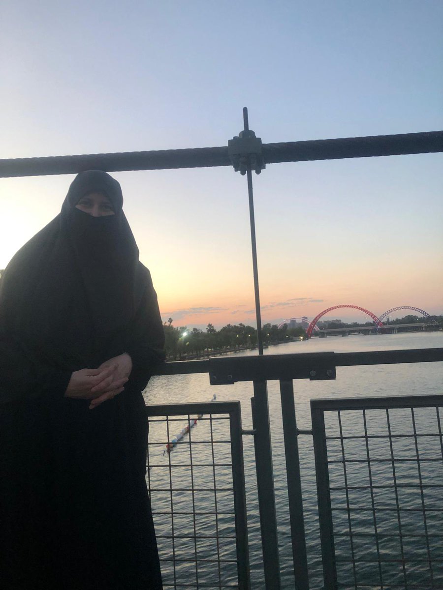 ZeynepTapann's tweet photo. “O bir Anne”

Ardında tam 5 çocuk bıraktı!

Hâlâ Semra Hocamın tutukluluğunu hazmedemiyorum.Hukuksuz bu karar 5 çocuğu annesinden ve babasından kopardı.

Babasını alıyorsan annesini bırak!Bu nasıl bir Hukuk garabetidir ki 5 çocuğu hiçe sayıp anneye de tutukluluk verebiliyor.

Hemde Bomboş bir dosyayla!

Çocuklar Allah yolunda başlarına gelen bu imtihana başları dimdik sabrederler elbette..Ama bu yapılan zulüm yenilir yutulur gibi değil..

Semra Hocamın 5 çocuğunun eğitim hayatı söz konusu,yarın okullar açılınca bu psikolojiyle nasıl eğitim hayatlarına devam edebilecekler!

Her hafta anne ve babalarını ziyaret için yollara düşecekler.Günleri yollarda geçecek.Bu ağır yükü omuzlarına yükleyenler hiç mi düşünmez,bu çocukların okulları açılınca,yarın kar kış gelince görüşe nasıl gidecekler! 

Bu hukuksuzluk ve zulüm biran önce son bulmalı.Çocukların psikolojileri daha fazla yıpratmadan annelerine kavuşmalılar.

SuçYok DosyaBoş
#YargıEliyleZulüm
AlparslanKuytulu SerbestBırakın
SemraKuytulu SerbestBırakın