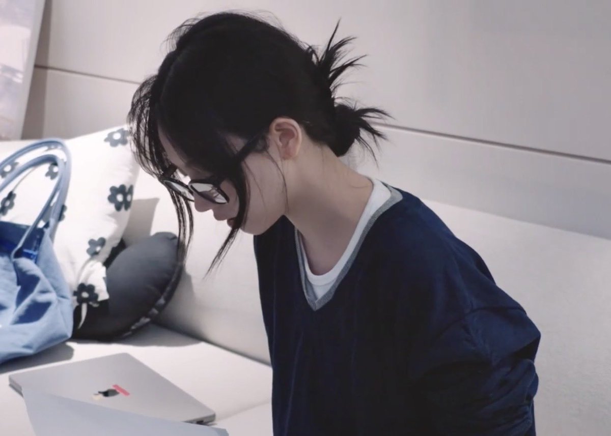 tinyyjoohyun's tweet photo. she's so boyfriend oh my god I'm going through lesbian psychosis https://t.co/TUiRyrFE5Q