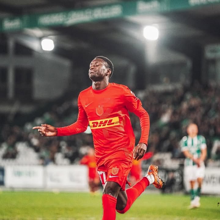 earth_of_foot's tweet photo. La disponibilité et la qualité de passes de Justin #Janssen, la clairvoyance de Lamine #Sadio et les mouvements synchronisés permanents du XI de #Nordsjaelland sont vraiment tres intéressants en ce moment.

J'aime le contenu proposé. https://t.co/t5WkVce8ws