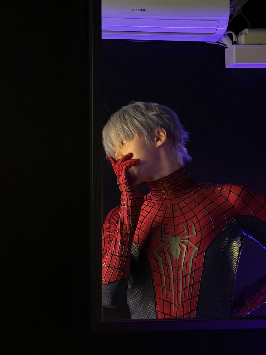 ateezaka's tweet photo. i fear i, too, am not normal about this yunho.... me when i'm about to pull out the jpn ねえ~ 手をつなぎたい!!!!!!!! https://t.co/pgE8XcRb74